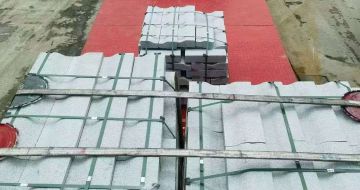 清远 芝麻白仿形加直形路沿石出货日常