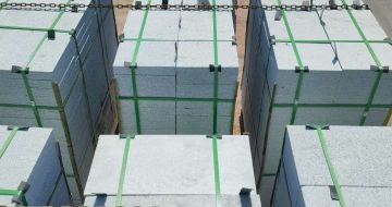 清远 芝麻白花岗岩5公分地铺石 花岗岩厂家工厂装车日常