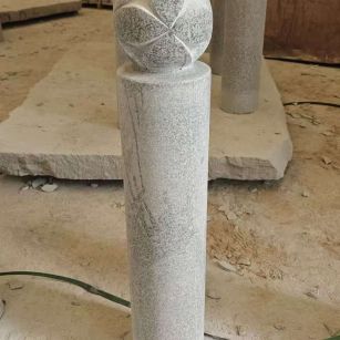 清远 芝麻白花岗岩石材挡车石柱、停车柱、圆柱挡车柱、方柱挡车柱等