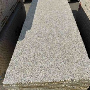 清远 黄金麻花岗岩荔枝面毛板，半成品