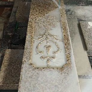 清远 黄金麻花岗岩异形加工雕刻栏杆大柱