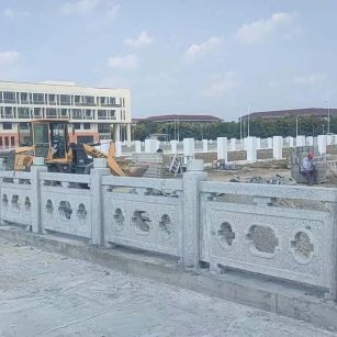 清远 白麻花岗岩荔枝面河道栏杆