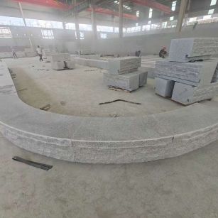 清远 芝麻白异形坐凳，自然面光面弧形加工