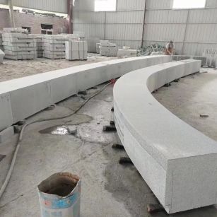 清远芝麻白花岗岩石板材 园林光面弧形坐凳