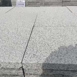 清远 白麻花岗岩石材推荐 荔枝面地铺石