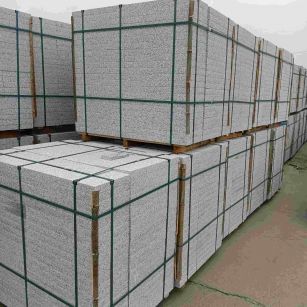 清远 白麻花岗岩石材荔枝面地铺石（300*600*50）