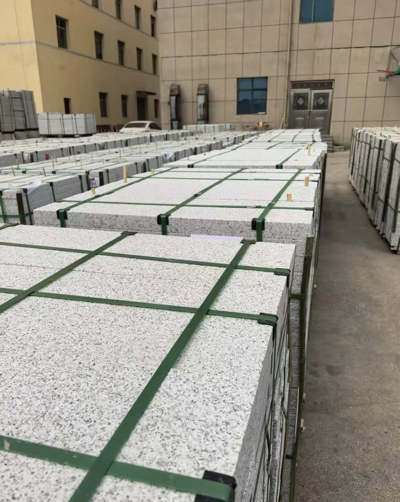 清远 白麻花岗岩5.0公分荔枝面地铺石