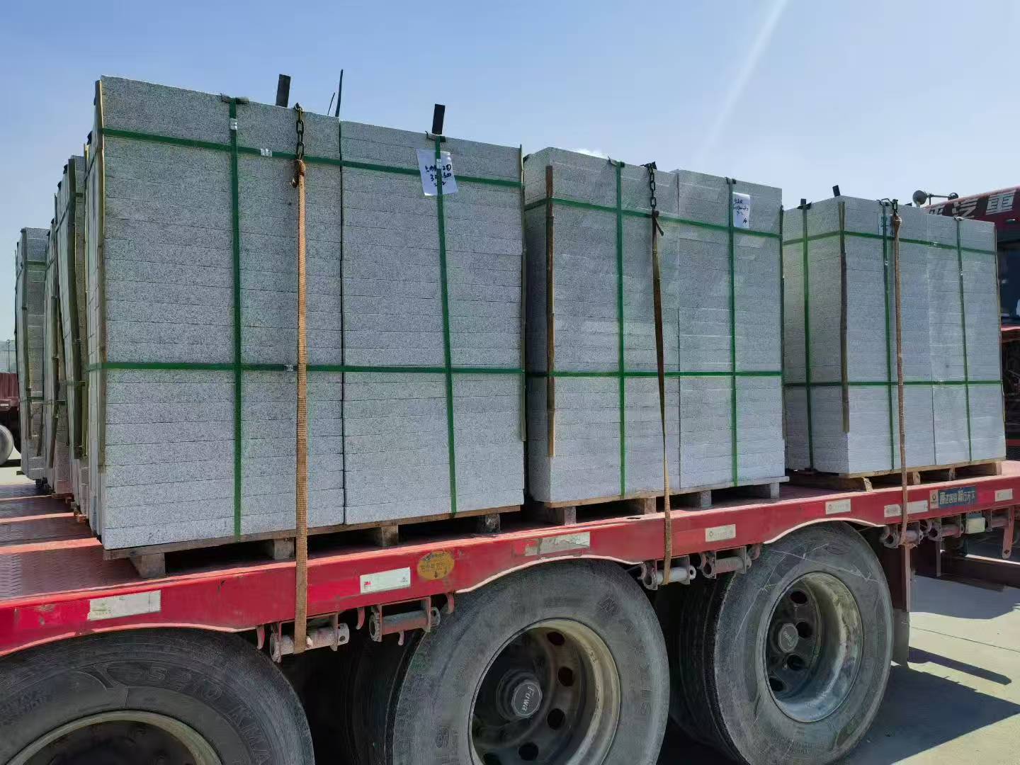 清远芝麻白花岗岩出货日常地铺石