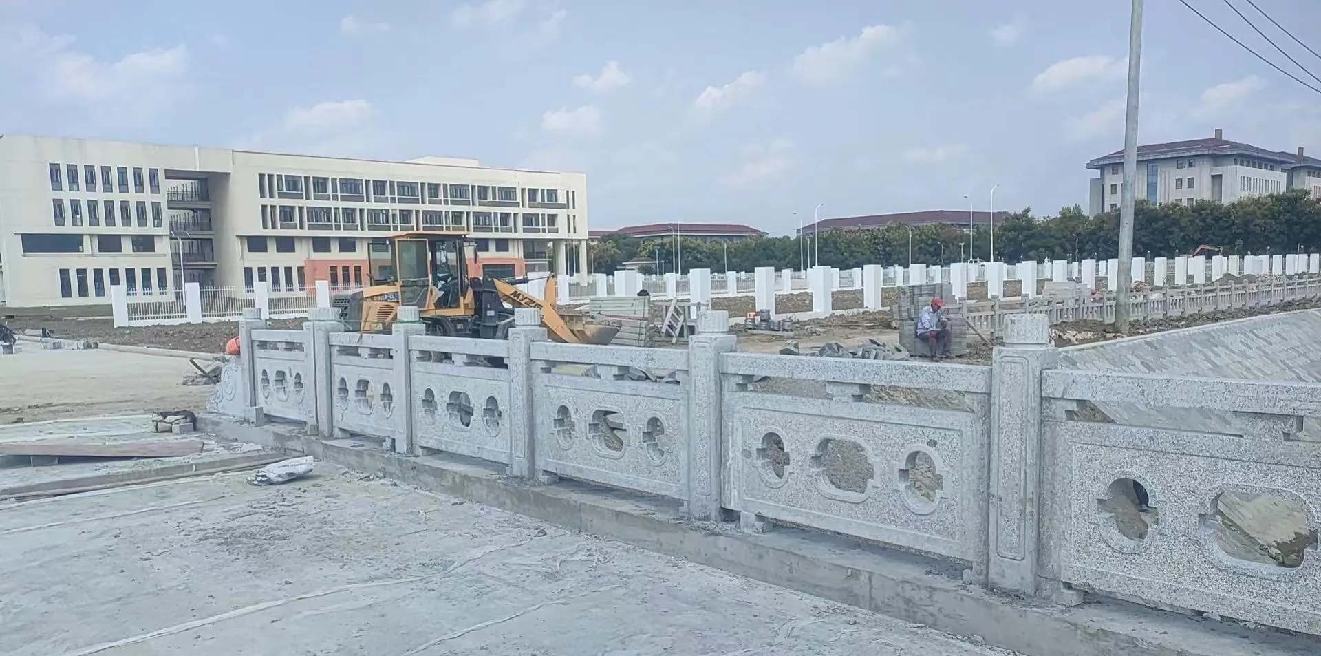 清远 白麻花岗岩荔枝面河道栏杆