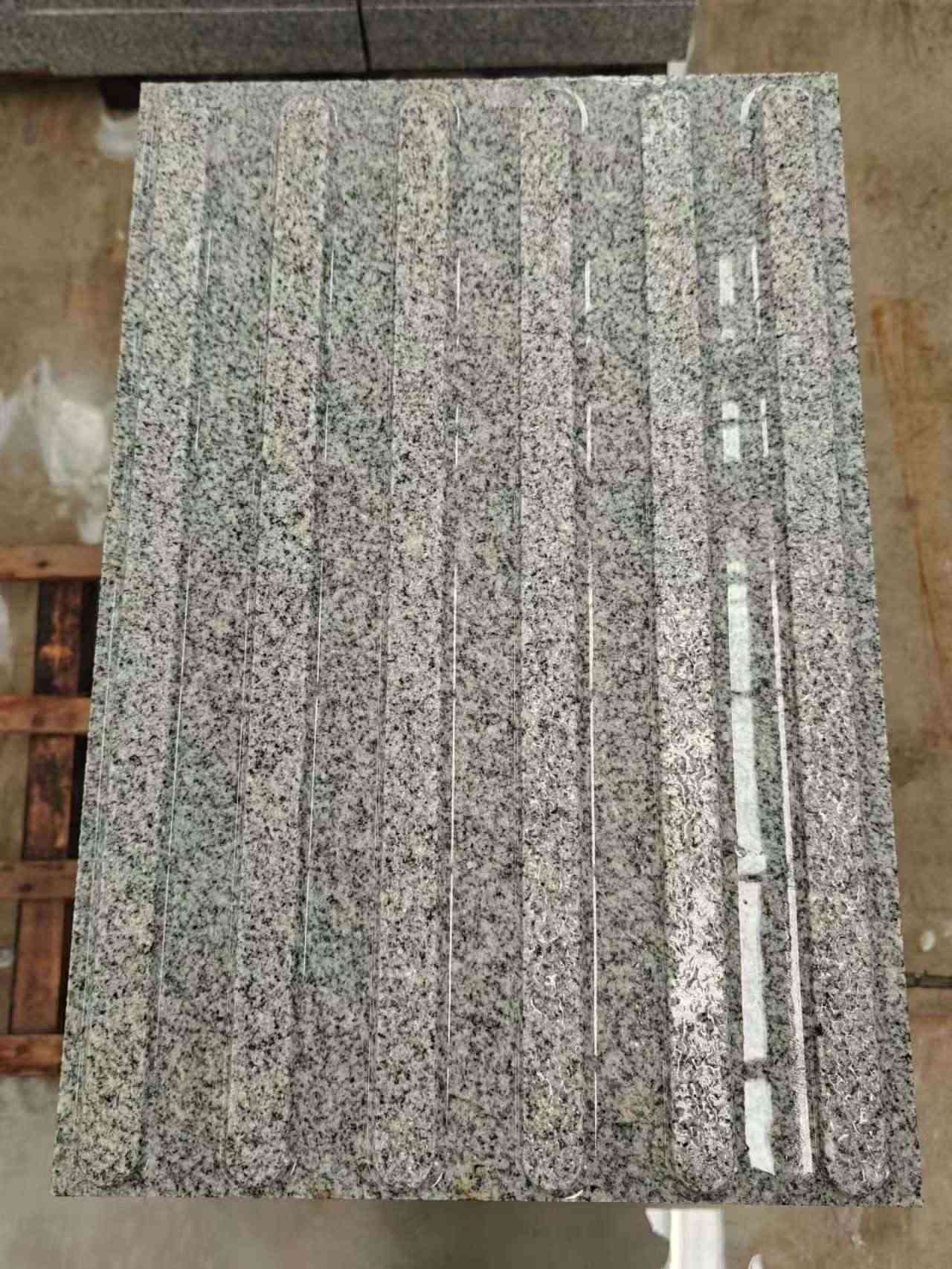 清远 芝麻白花岗岩荔枝面雕刻盲道，盲条