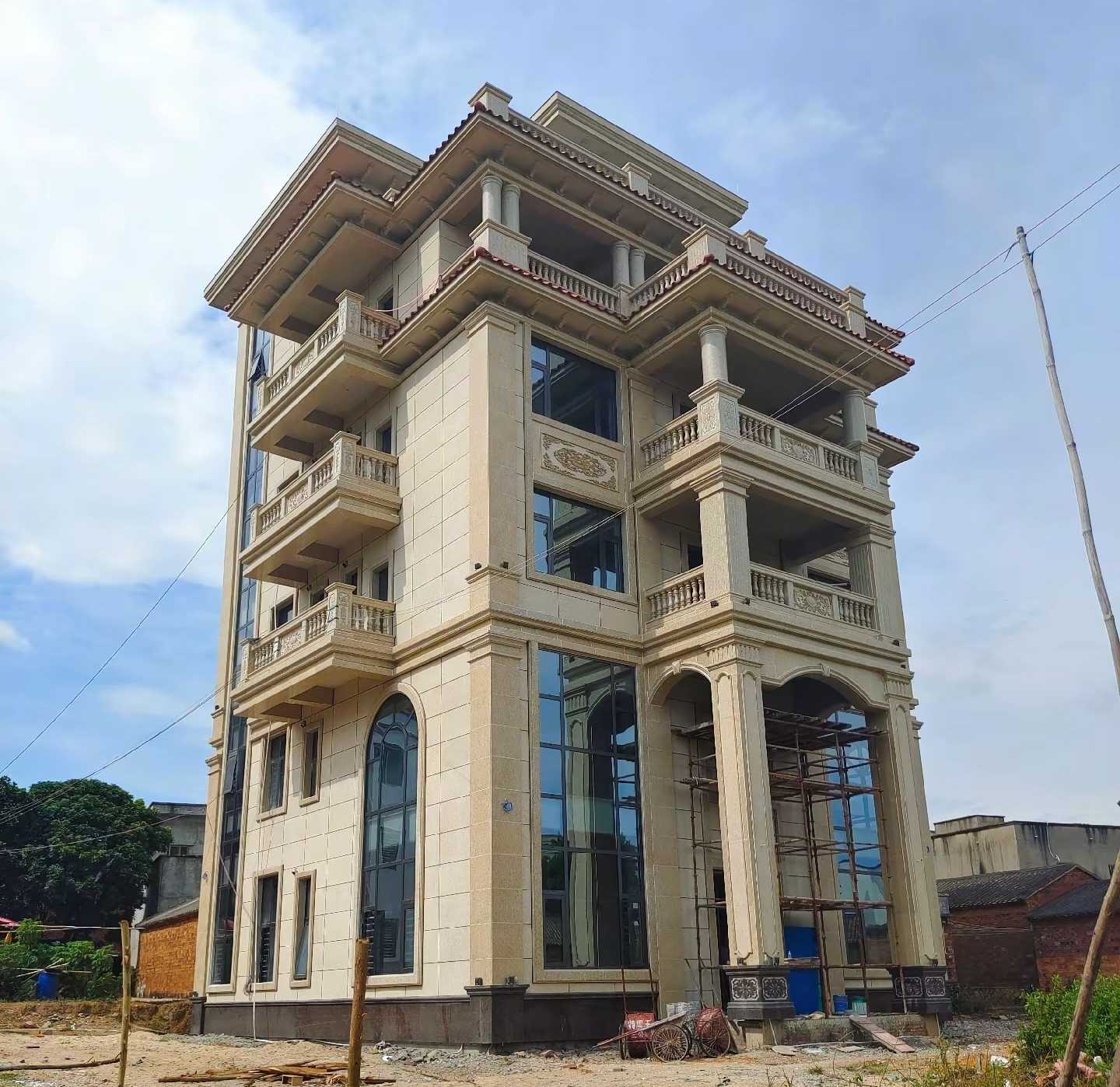 清远 黄金麻花岗岩石材别墅外墙干挂搭配（雕花栏杆花瓶柱门楼罗马柱）