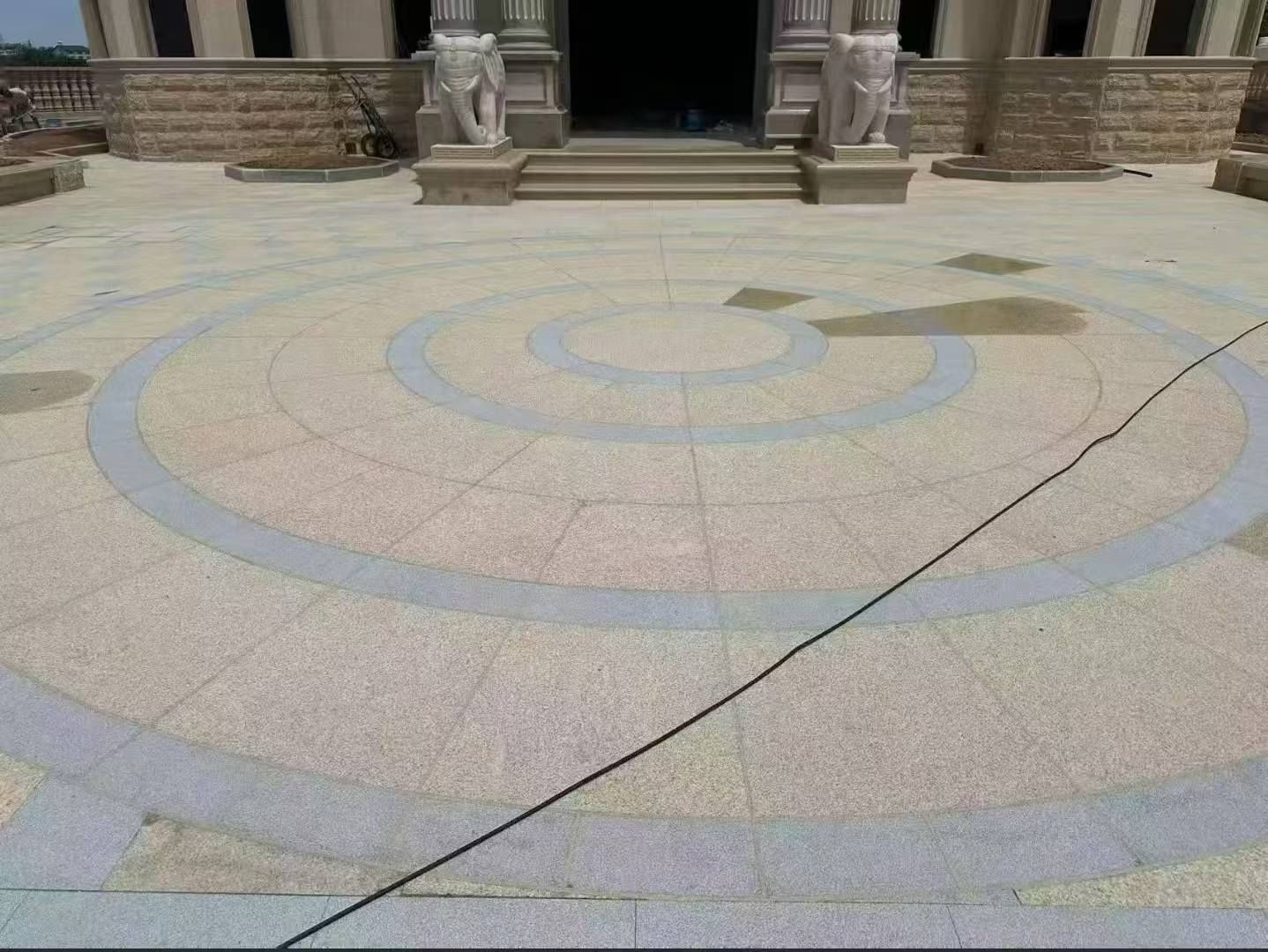 清远 黄金麻芝麻灰花岗岩石材地铺拼接效果