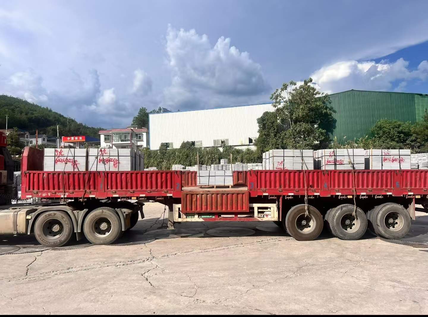 清远 芝麻灰花岗岩地铺石出货日常