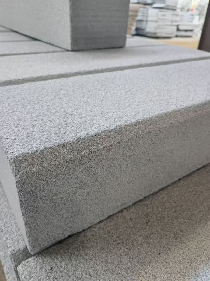 清远 芝麻灰荔枝面路沿石