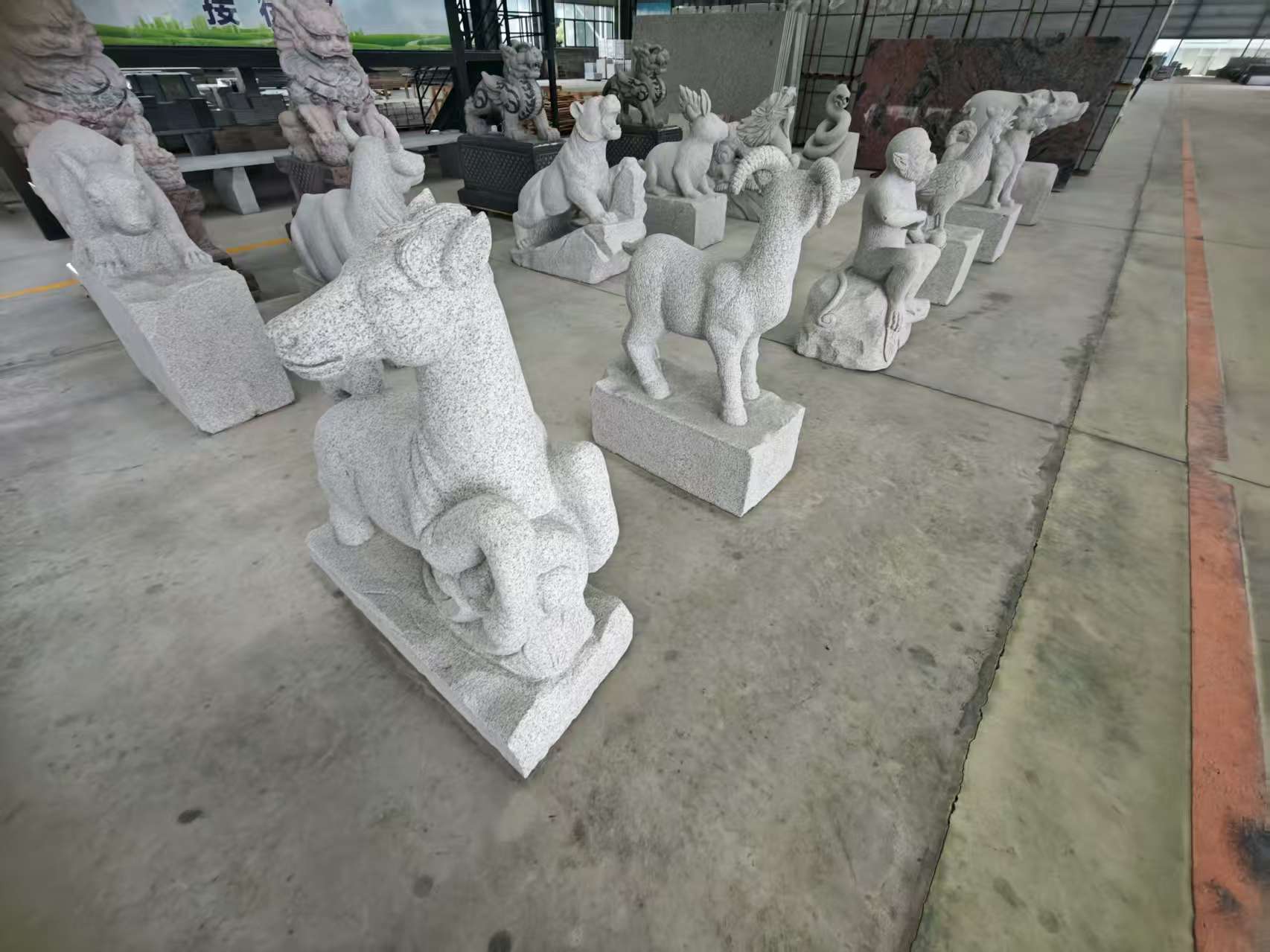 清远 芝麻白花岗岩造型立体雕刻——十二生肖