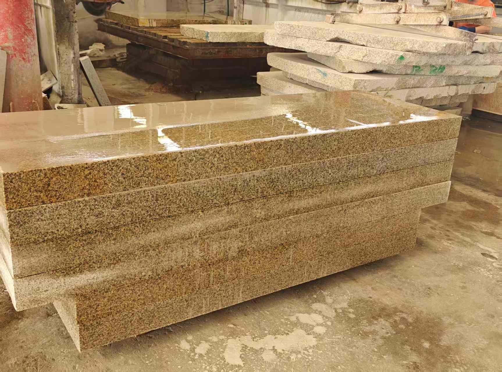 清远 黄金麻栏杆料半成品加工中