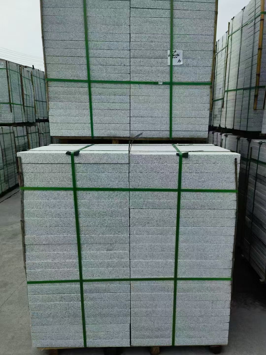 清远 芝麻白火烧，园林广场市政工程地铺石，1.8~5.0厚均有现货