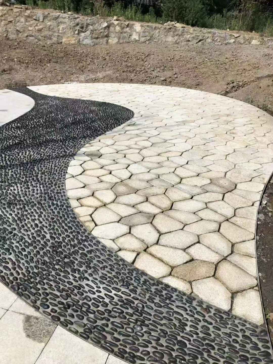 清远 黄金麻冰裂纹地铺石工地铺装案例