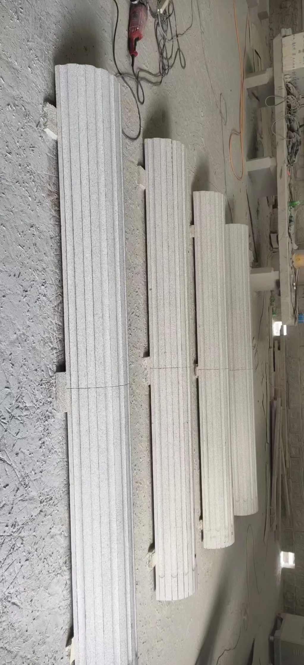 清远 花岗岩厂家带你看白麻花岗岩门楼大柱柱皮