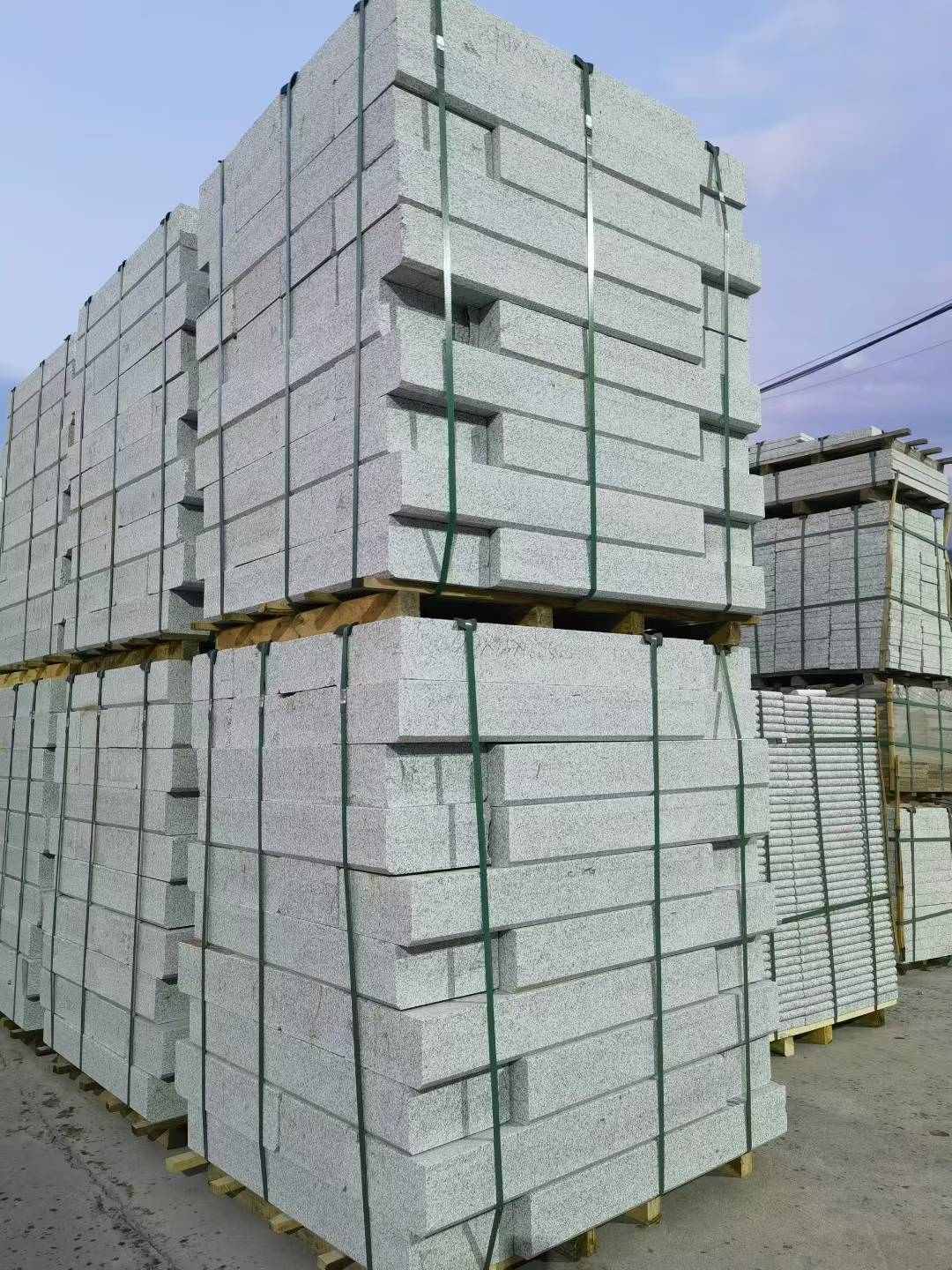 清远 芝麻白花岗岩路沿石，路缘石，路肩石，道牙，立缘石，马路牙子，街沿石，侧石等