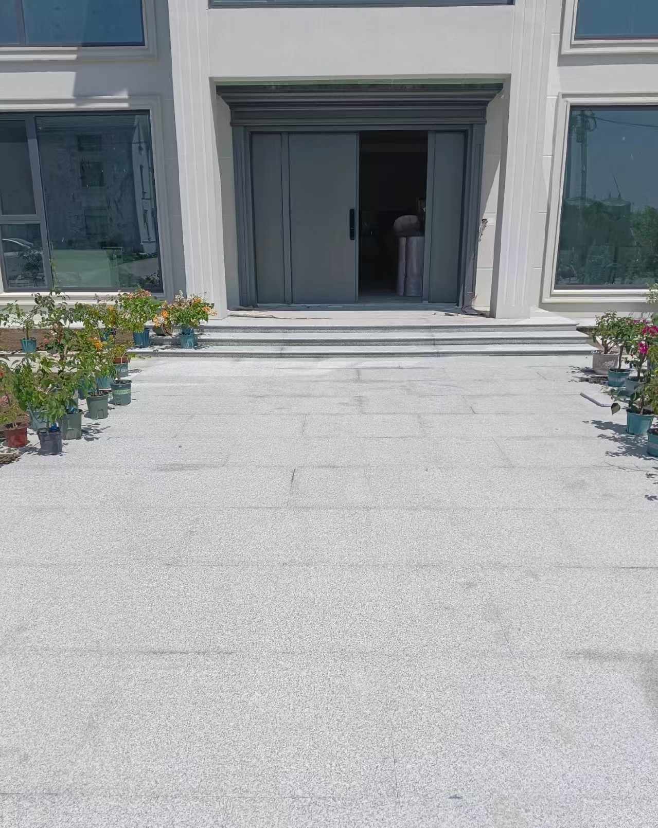 清远 芝麻白花岗岩地铺石地面铺装