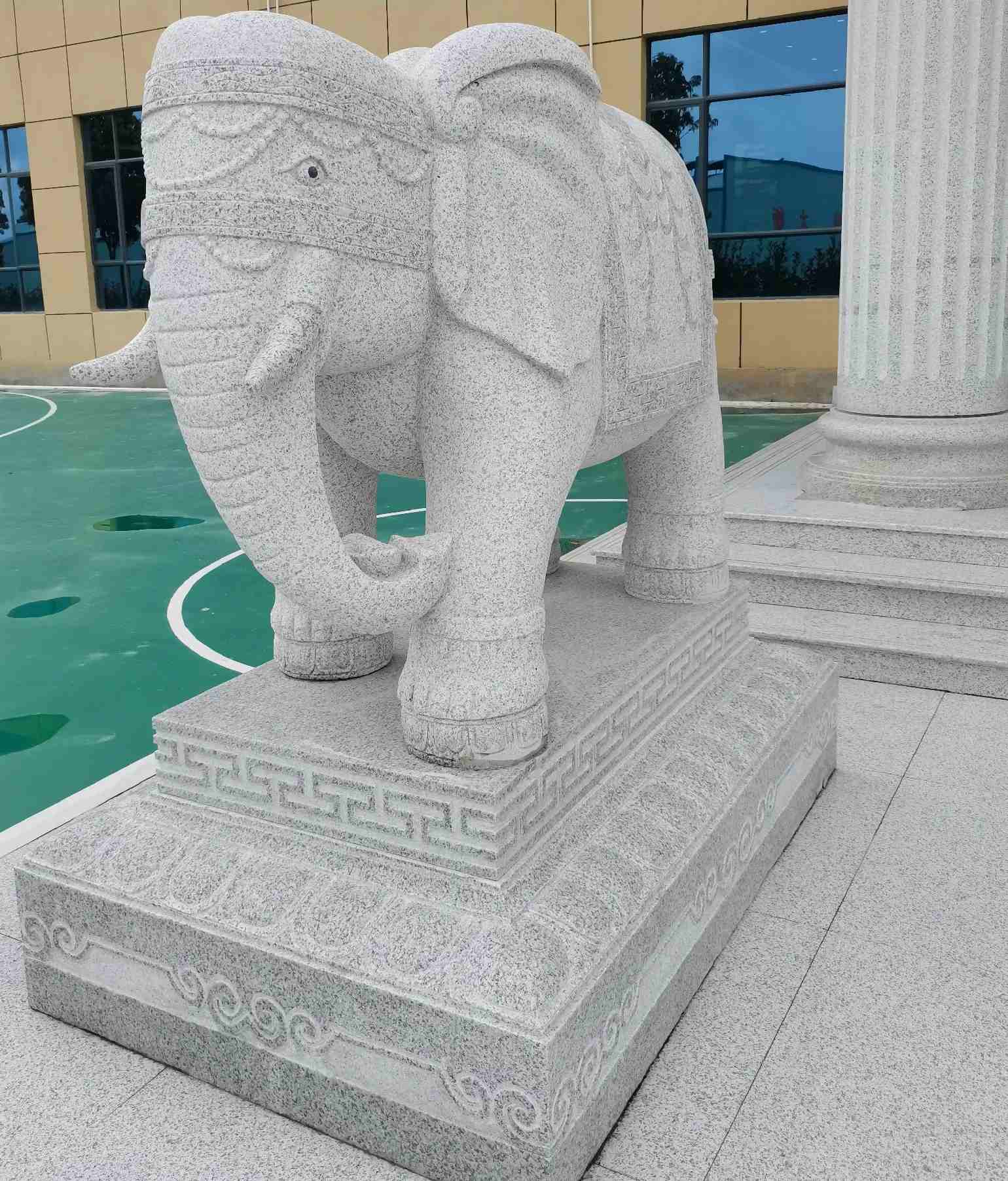 清远 白麻花岗岩动物异形石雕-大象