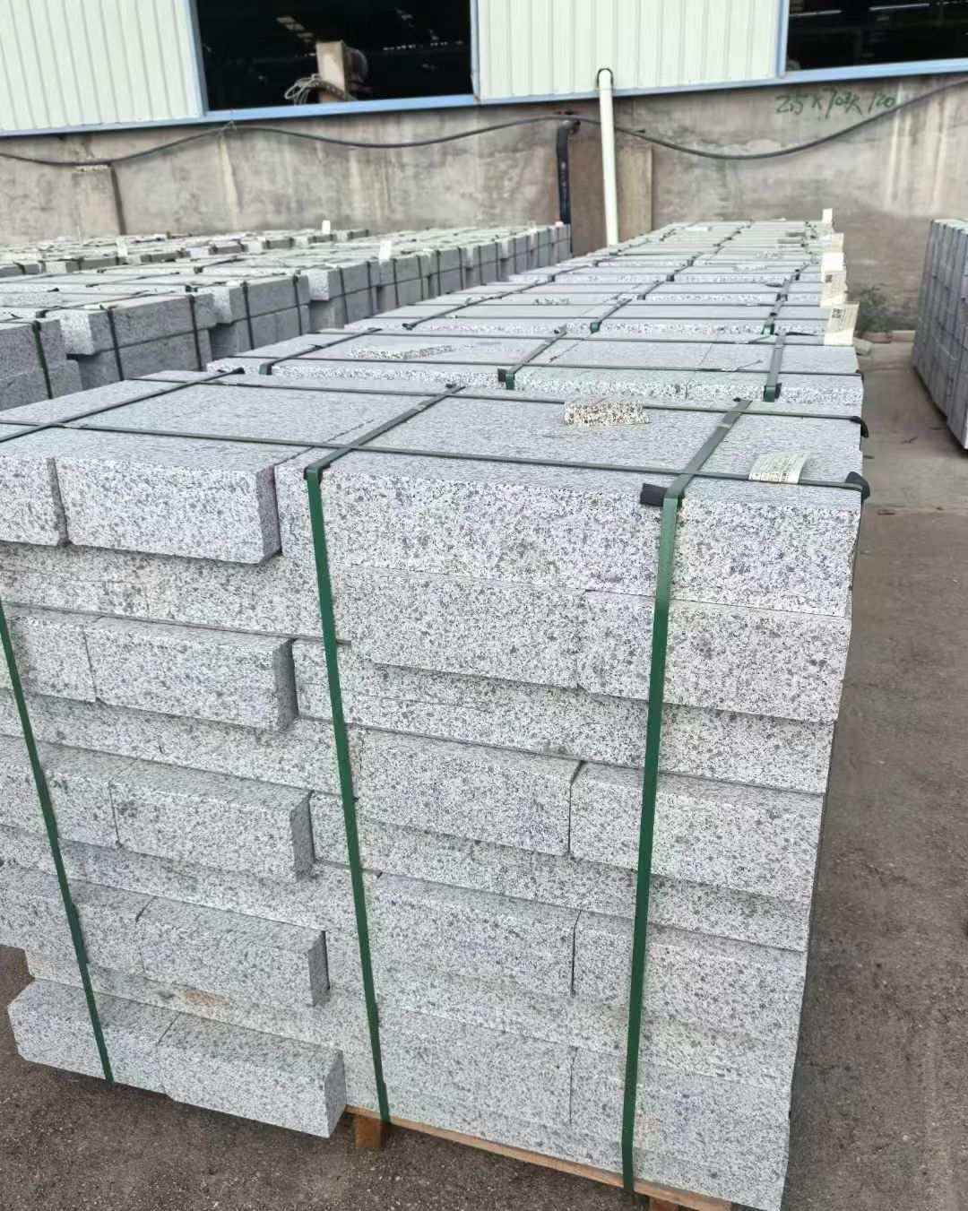 清远 白麻花岗岩路沿石，弧形路沿石，道牙石，马路牙子，界石，路缘石，平沿石，直岩石，平缘石等