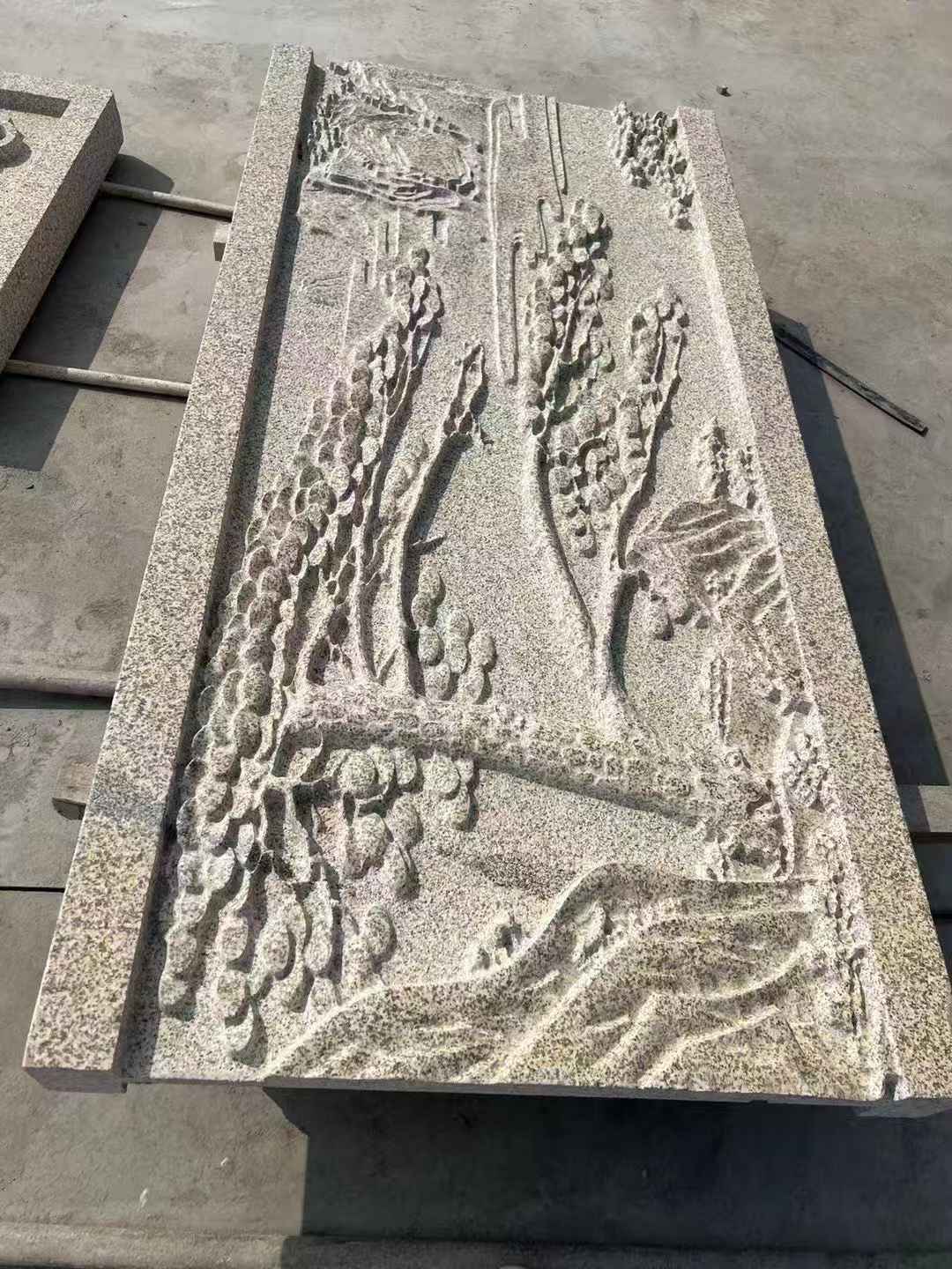 清远 黄金麻雕刻板浮雕迎客松